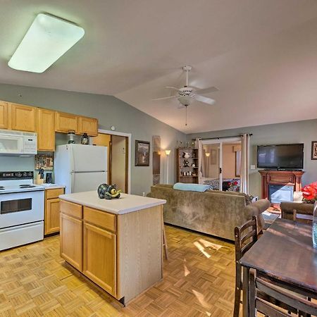 Show Low Home With Deck And Fire Pit, Near Trails Εξωτερικό φωτογραφία