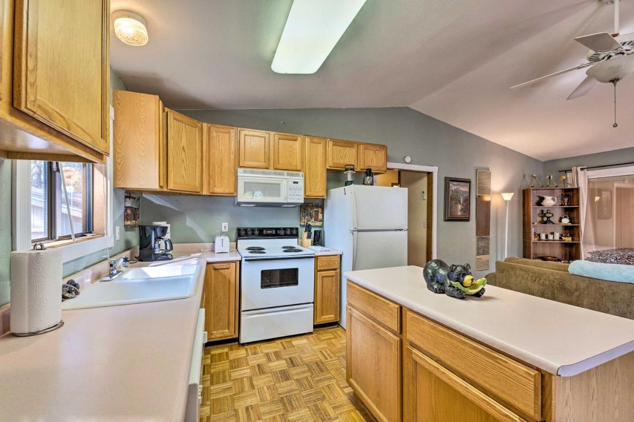 Show Low Home With Deck And Fire Pit, Near Trails Εξωτερικό φωτογραφία